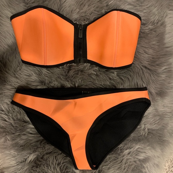 2 for 1 Triangl bikinis - Picture 2 of 6